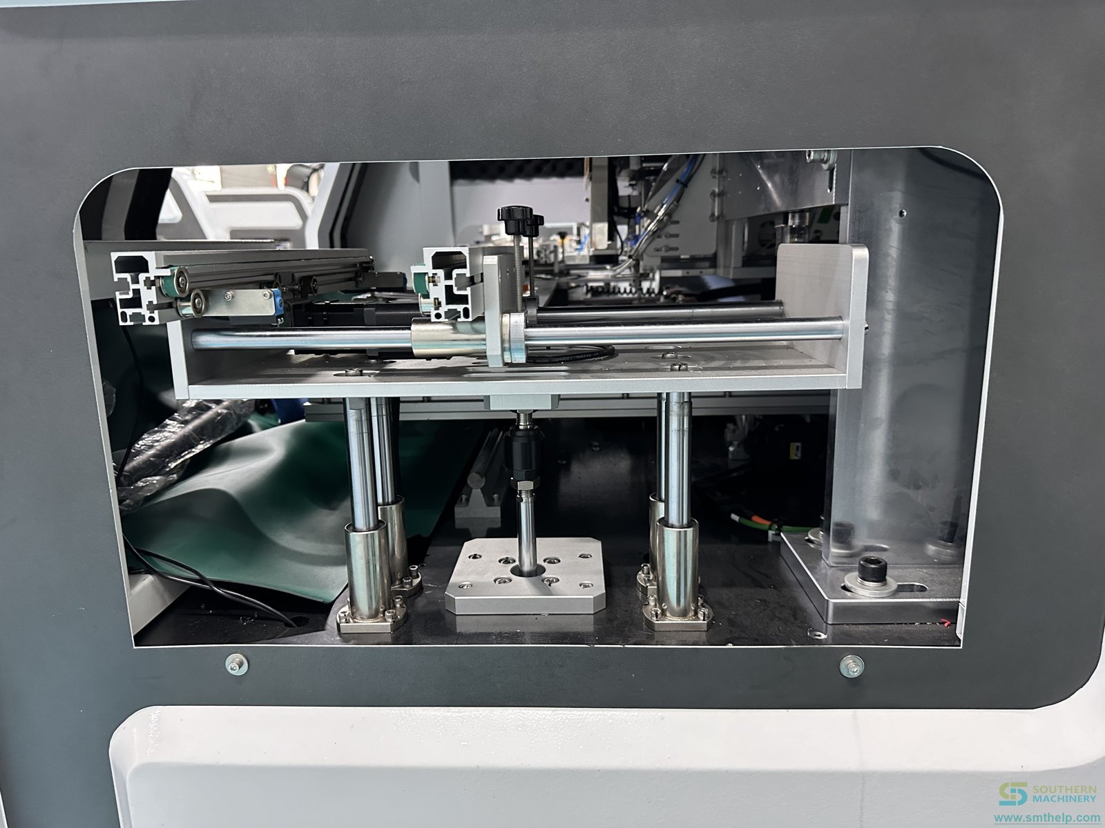 PCB transport channel of the S7000 odd form inserter